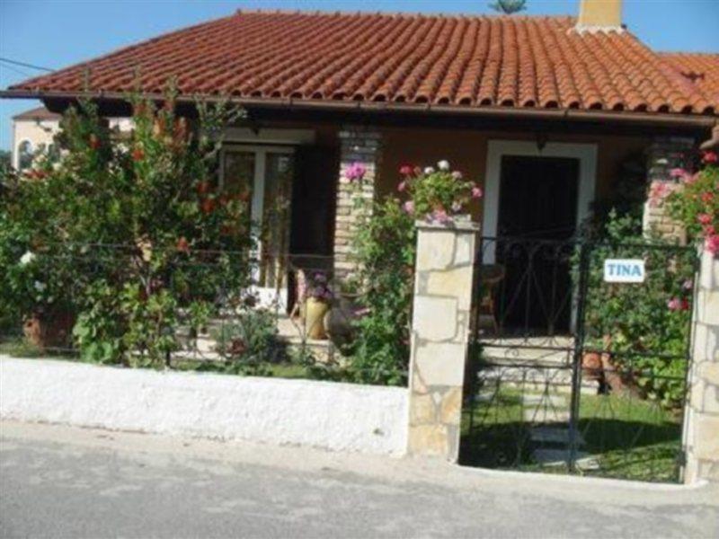 אצ'ארבי Villa Tina מראה חיצוני תמונה